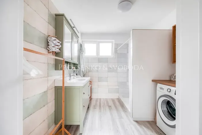 Prodej rodinného domu, Líšnice, 181 m2