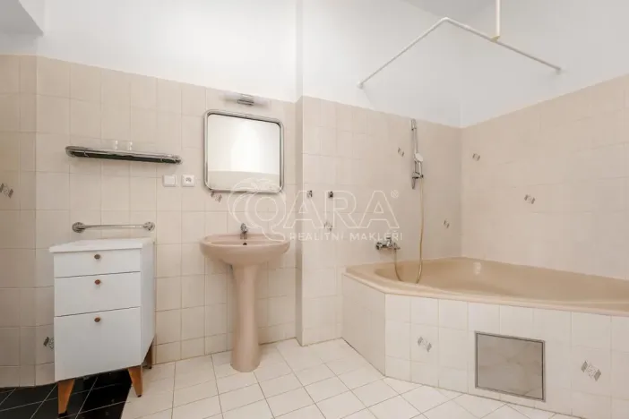 Pronájem bytu 4+kk, Praha - Nové Město, Kateřinská, 161 m2