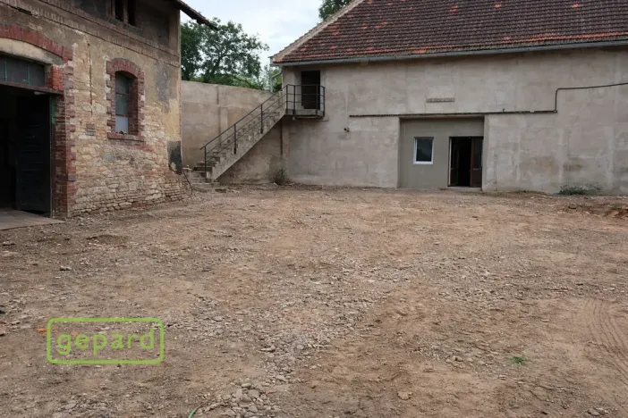 Prodej podílu 1/4 zemědělské usedlosti, Praha - Nebušice, Tuchoměřická, 568 m2