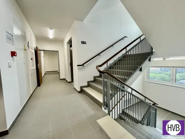 Pronájem bytu 1+kk, Praha - Strašnice, Strančická, 36 m2