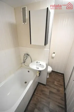 Pronájem bytu 1+1, Chomutov, Růžová, 35 m2