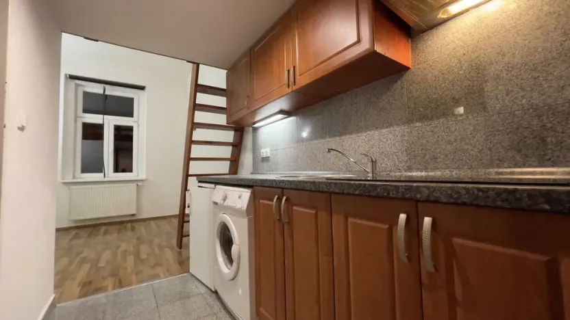 Pronájem bytu 1+kk, Praha - Vysočany, Freyova, 22 m2