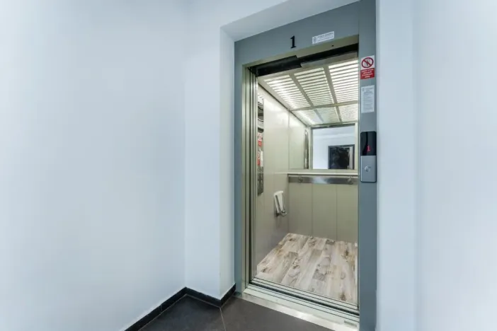 Pronájem bytu 2+kk, Karlovy Vary - Bohatice, Dubová, 49 m2