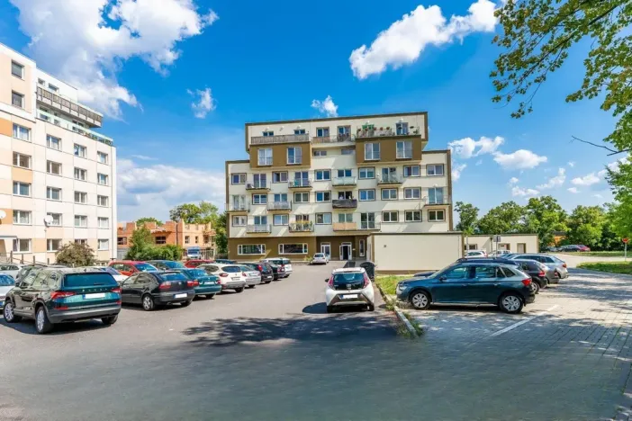 Pronájem bytu 2+kk, Karlovy Vary - Bohatice, Dubová, 49 m2