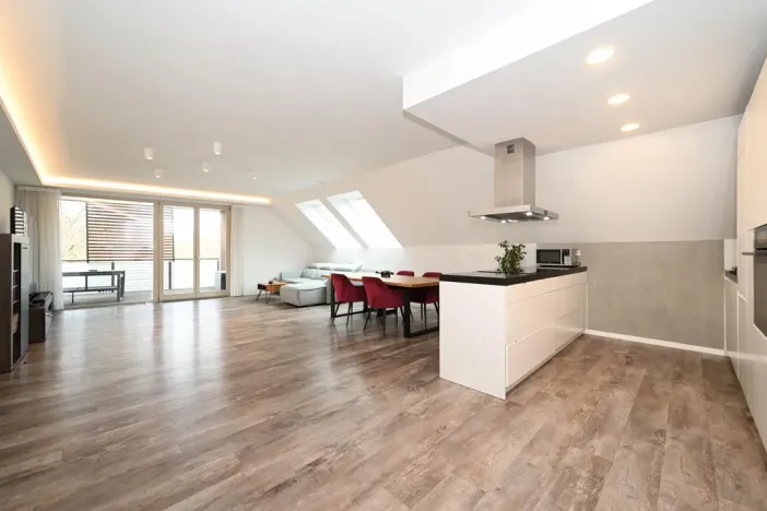 Pronájem bytu 4+kk, Praha - Hrdlořezy, Mezilehlá, 142 m2