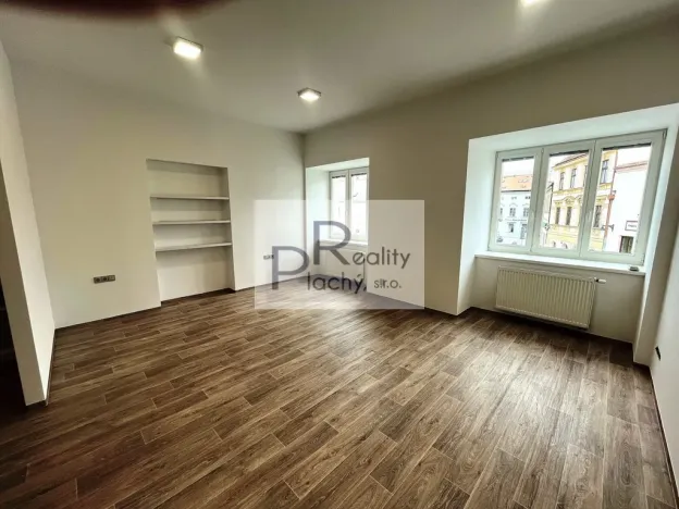 Pronájem bytu 3+kk, Znojmo, Divišovo náměstí, 81 m2