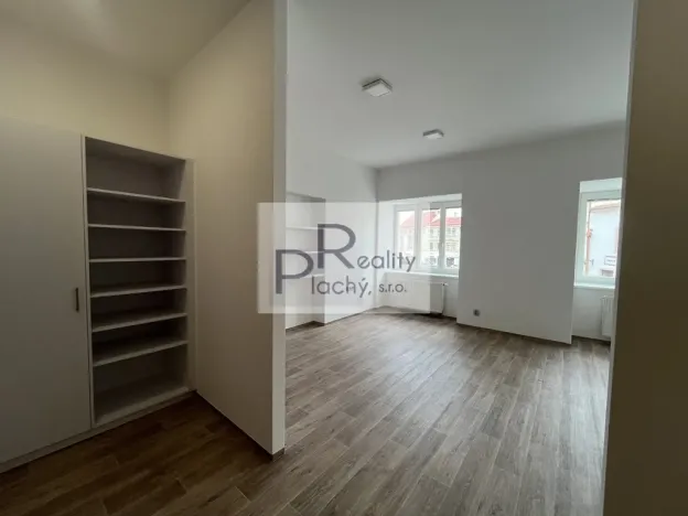 Pronájem bytu 3+kk, Znojmo, Divišovo náměstí, 81 m2