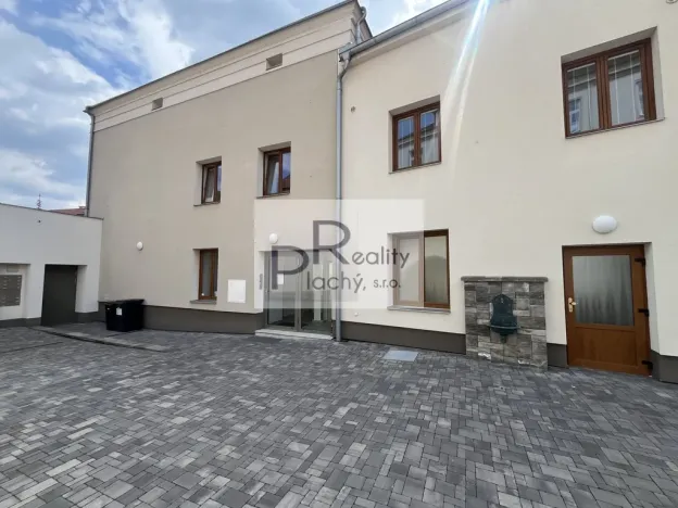 Pronájem bytu 3+kk, Znojmo, Divišovo náměstí, 81 m2
