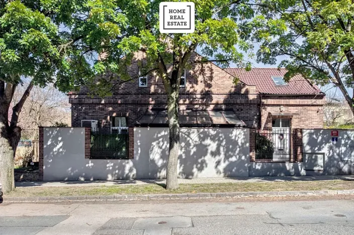 Prodej rodinného domu, Praha, 114 m2