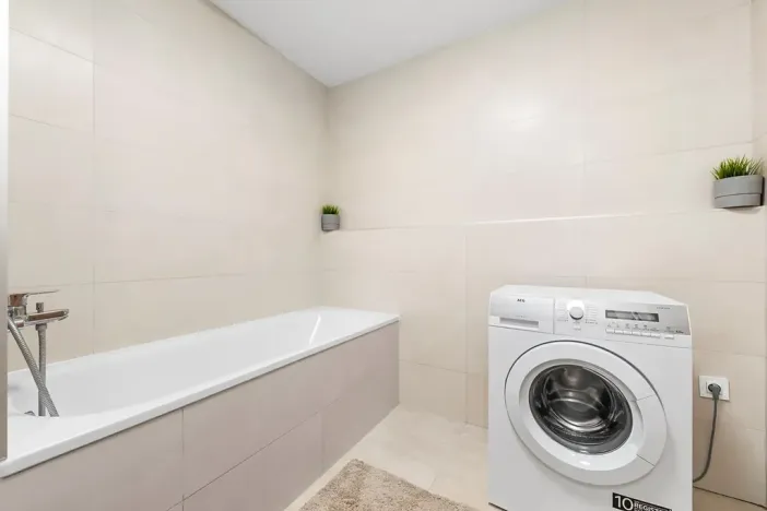 Pronájem bytu 2+kk, Praha - Strašnice, Zvěřinova, 72 m2