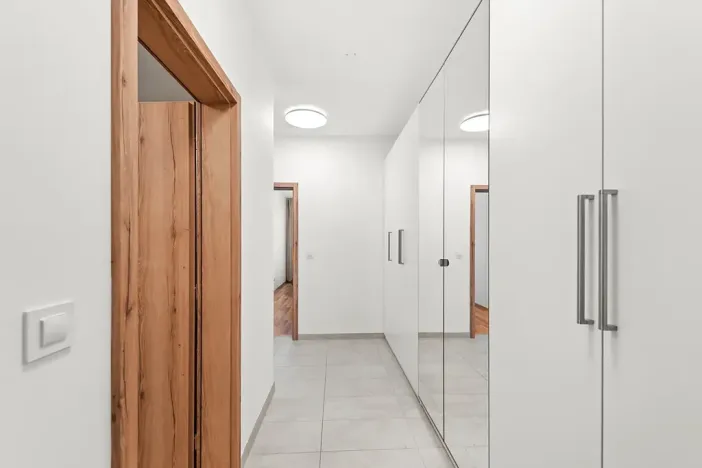 Pronájem bytu 2+kk, Praha - Strašnice, Zvěřinova, 72 m2