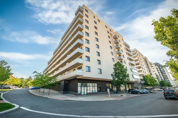 Pronájem bytu 2+kk, Praha - Strašnice, Zvěřinova, 72 m2