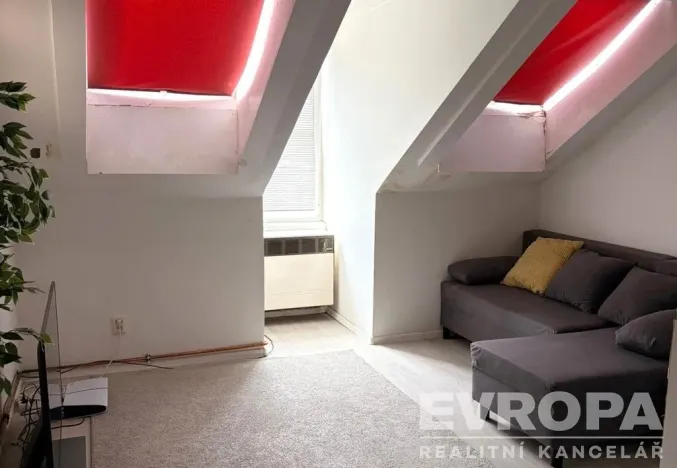 Pronájem bytu 2+kk, Praha - Nové Město, Lublaňská, 49 m2