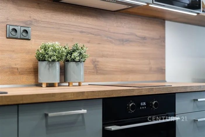 Pronájem bytu 2+kk, Praha, Plzeňská, 43 m2