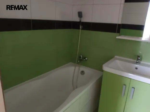 Prodej bytu 2+1, Ostrov, Jungmannova, 61 m2