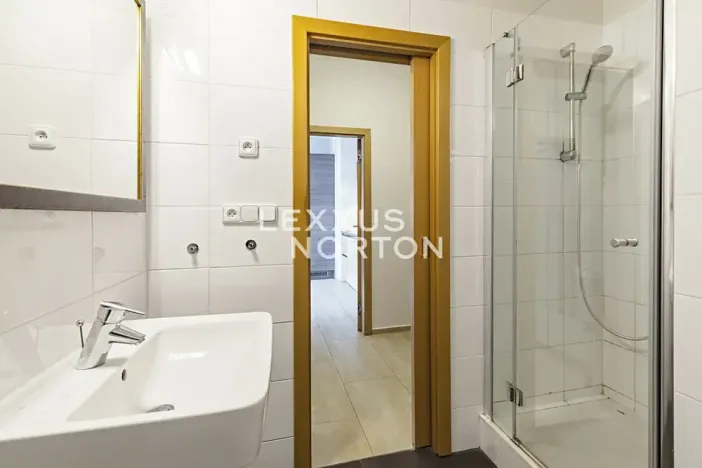 Pronájem bytu 1+kk, Praha - Bubeneč, Mlýnská, 37 m2