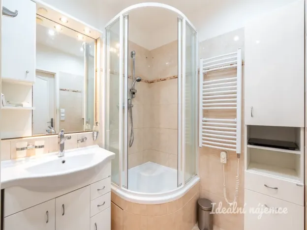 Pronájem bytu 3+1, Praha - Horní Měcholupy, Milánská, 82 m2