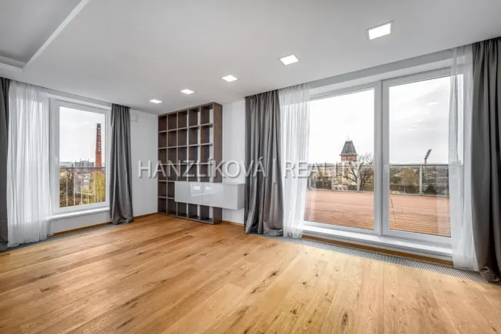 Prodej bytu 6+kk a větší, České Budějovice - České Budějovice 2, Volejbalistů, 303 m2