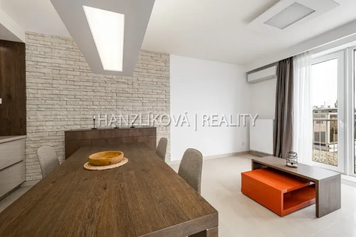 Prodej bytu 6+kk a větší, České Budějovice - České Budějovice 2, Volejbalistů, 303 m2