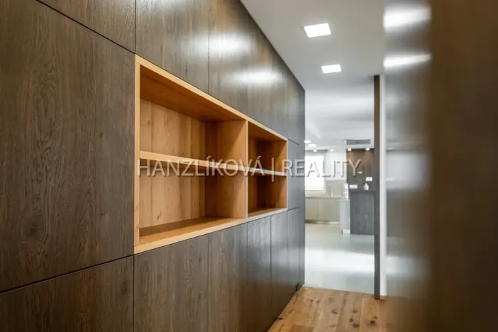 Prodej bytu 6+kk a větší, České Budějovice - České Budějovice 2, Volejbalistů, 303 m2