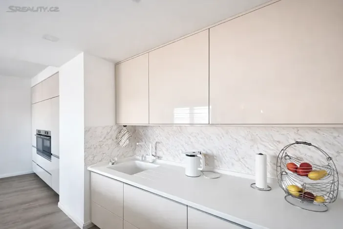 Pronájem bytu 4+kk, Praha - Strašnice, Zvěřinova, 117 m2