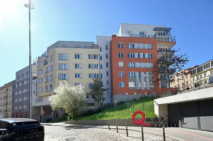 Pronájem bytu 1+kk, Praha - Košíře, Plzeňská, 35 m2