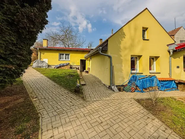 Prodej bytu 2+kk, Červené Pečky, Dobešovice, 66 m2