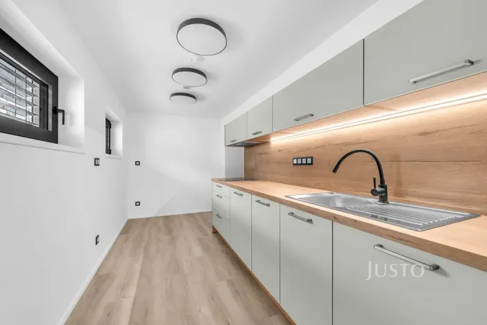 Pronájem atypického bytu, Praha - Šeberov, Na proutcích, 33 m2