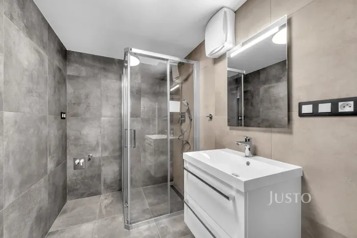 Pronájem atypického bytu, Praha - Šeberov, Na proutcích, 33 m2