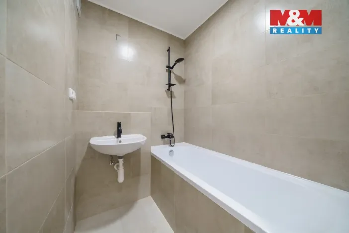 Prodej bytu 3+kk, Karlovy Vary, Raisova, 72 m2