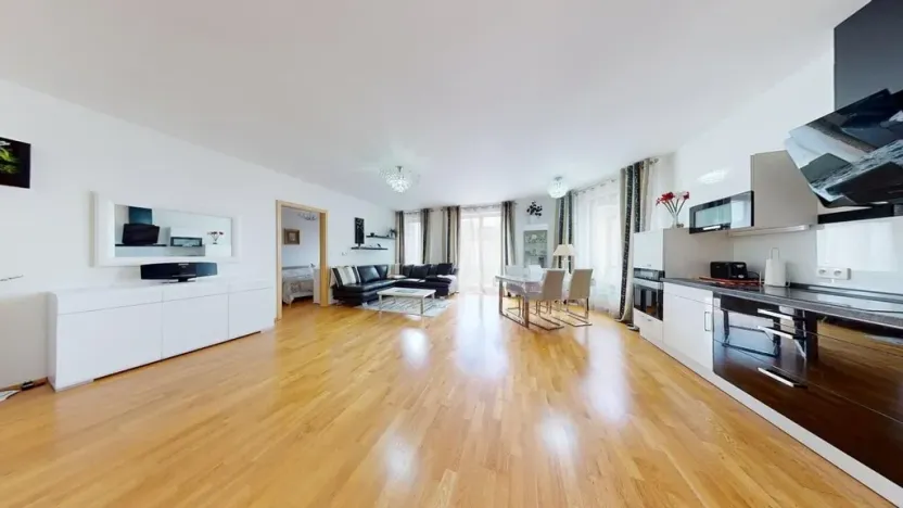 Prodej bytu 2+kk, Karlovy Vary, Libušina, 72 m2