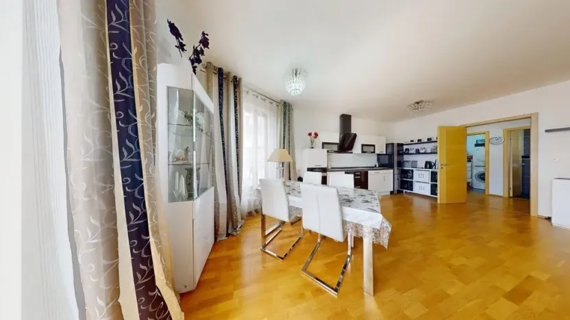 Prodej bytu 2+kk, Karlovy Vary, Libušina, 72 m2
