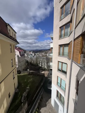 Prodej bytu 2+kk, Karlovy Vary, Libušina, 72 m2