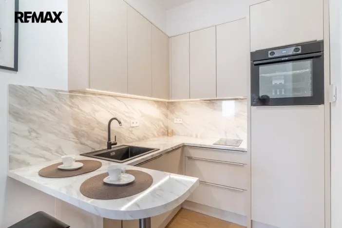 Pronájem bytu 2+kk, Praha - Vinohrady, Korunní, 65 m2