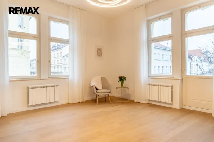 Pronájem bytu 2+kk, Praha - Vinohrady, Korunní, 65 m2