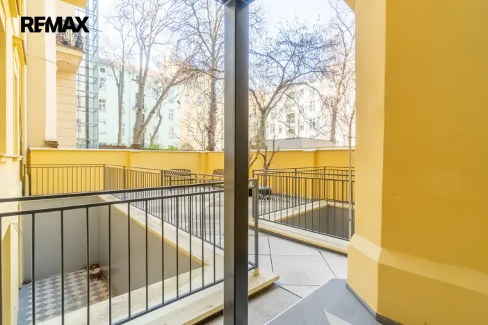 Pronájem bytu 2+kk, Praha - Vinohrady, Korunní, 65 m2