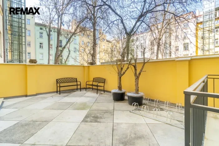 Pronájem bytu 2+kk, Praha - Vinohrady, Korunní, 65 m2