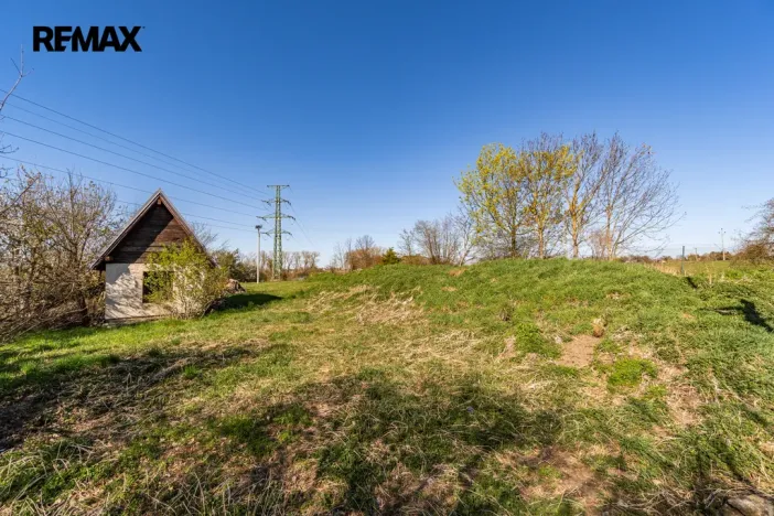 Prodej zahrady, Dolní Břežany, 2452 m2