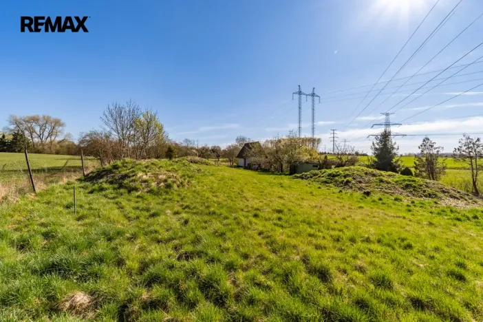 Prodej zahrady, Dolní Břežany, 2452 m2