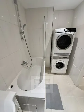 Pronájem bytu 1+1, Praha - Vinohrady, Kouřimská, 31 m2