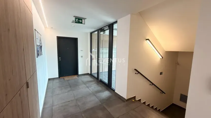 Pronájem bytu 2+kk, Praha - Libeň, Menclova, 53 m2