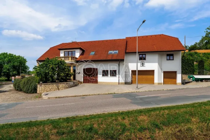 Prodej ubytování, Mikulov, Gagarinova, 712 m2