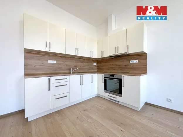 Pronájem bytu 3+kk, Bzenec, náměstí Svobody, 59 m2