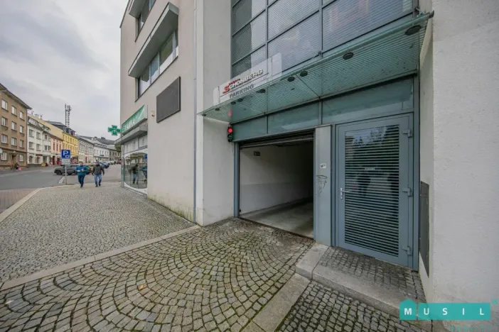 Pronájem garážového stání, Šumperk, Langrova, 12 m2