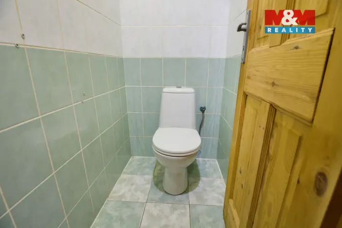 Prodej bytu 1+1, Chabařovice, Husovo náměstí, 59 m2