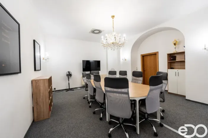 Pronájem kanceláře, Kolín, Karlovo náměstí, 193 m2