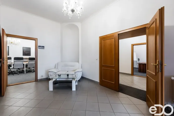 Pronájem kanceláře, Kolín, Karlovo náměstí, 193 m2