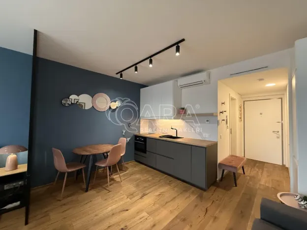 Pronájem bytu 1+kk, Praha - Karlín, Křižíkova, 33 m2