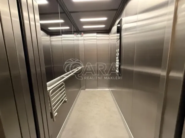 Pronájem bytu 1+kk, Praha - Karlín, Křižíkova, 33 m2