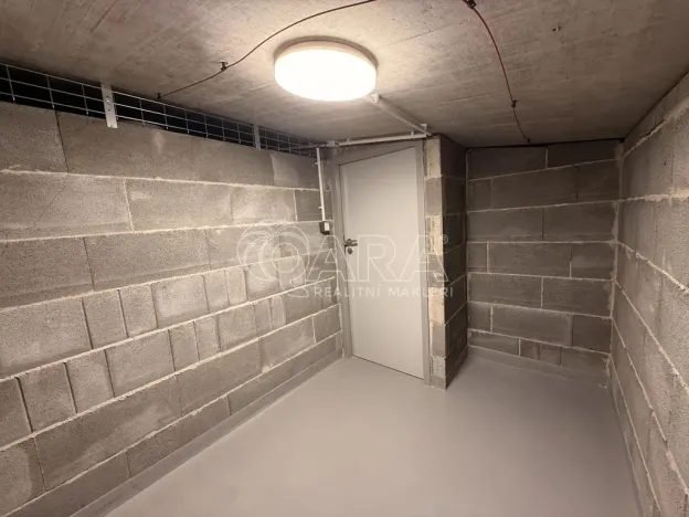 Pronájem bytu 1+kk, Praha - Karlín, Křižíkova, 33 m2